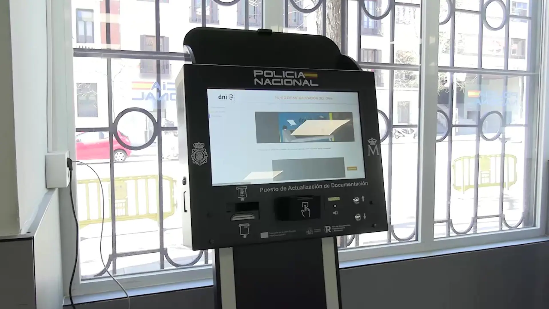 La Policía Nacional incorpora sistemas de punto de venta para el pago de tasas con los DNI La Policía Nacional incorpora sistemas de punto de venta para el pago de tasas con los DNI